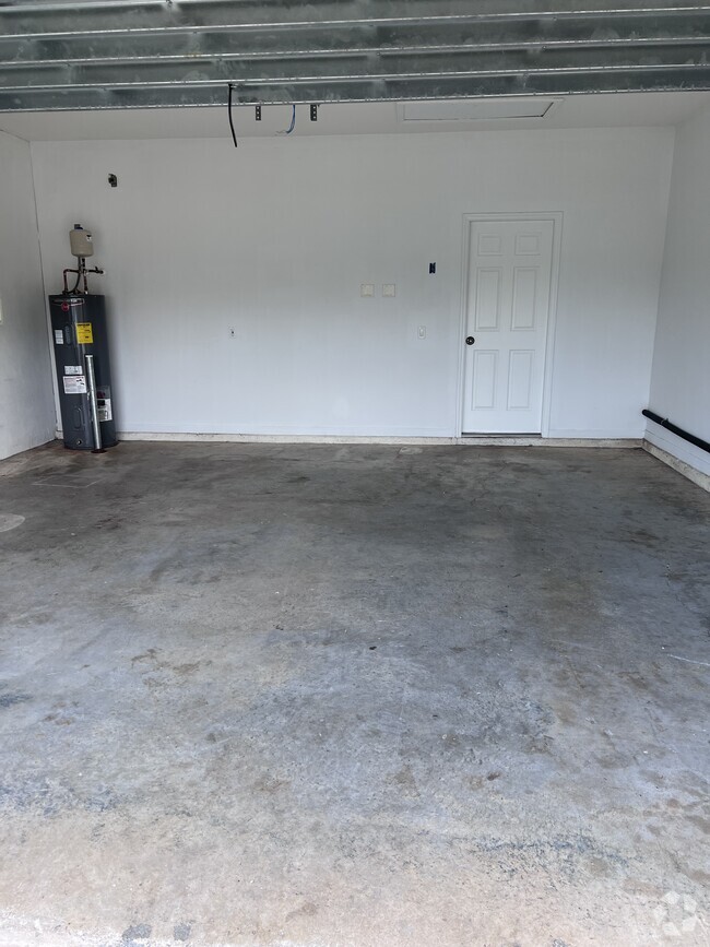 Building Photo - 423 SW Alcan Dr Rental
