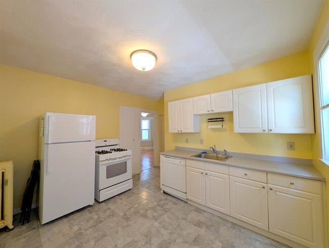 Photo - 79 Conwell Ave Unit #1