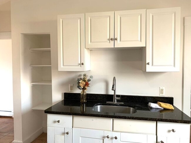 Photo - 712 Lawrence St