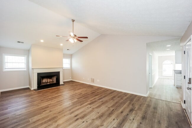 Photo - 110 Gingerbread Pl