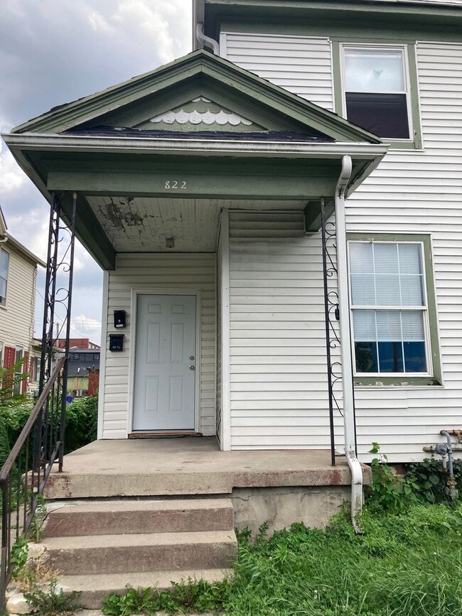 Building Photo - 820-822 HUFFMAN Unit 822