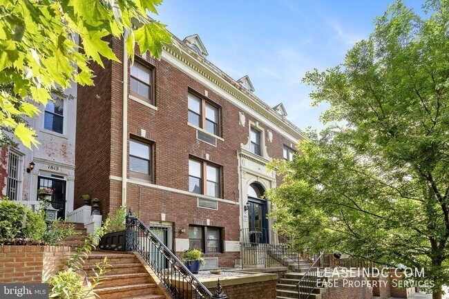 Building Photo - 1811 Vernon St NW Unit #208