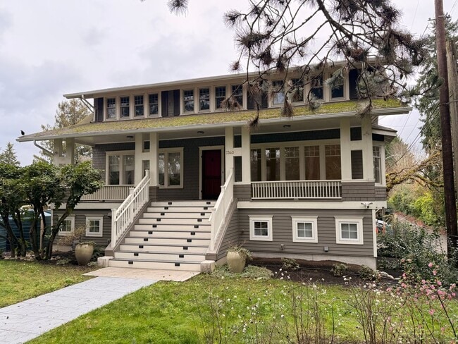 Building Photo - ROJAS Unit A