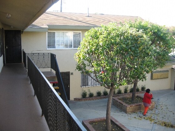 Photo - Compton Apartments