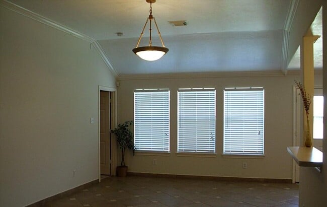 Photo - 5911 Bradworthy Dr