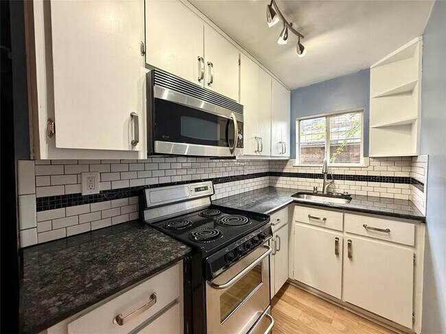 Photo - 4214 Bellvue Ave