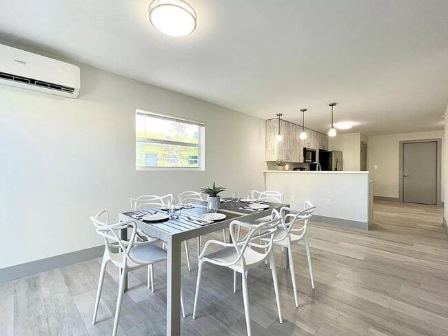Building Photo - 1493 NW 55th St Unit 1493-A Rental