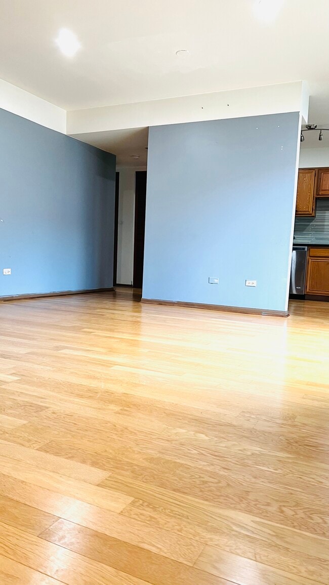 Photo - 722 E Whispering Oaks Dr