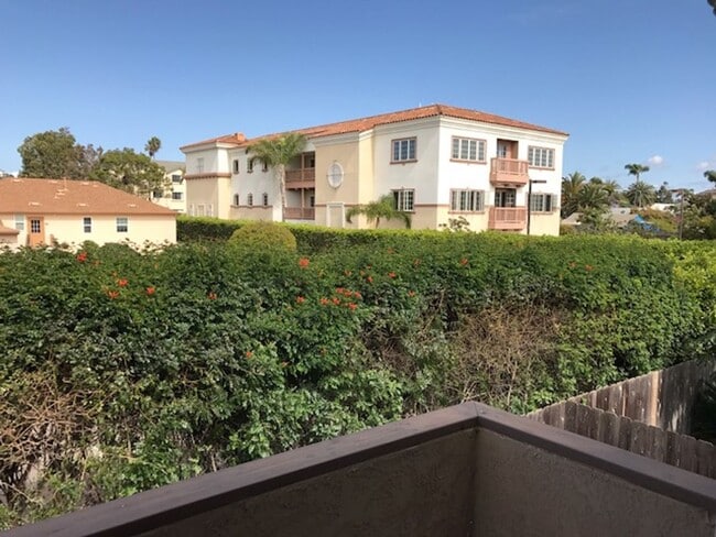 Photo - Carlsbad Village Condo Unidad 2790 Madison, D