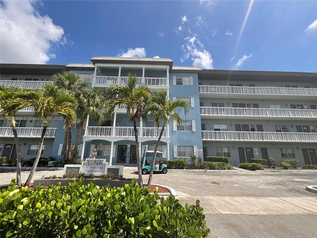 Building Photo - 3501 Jackson St Unit 305 Rental