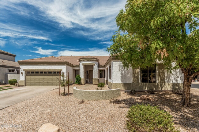 Photo - 3000 E Parkview Dr