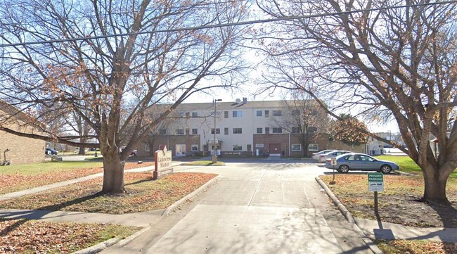 Photo - 904 E Milwaukee Ave Apartment