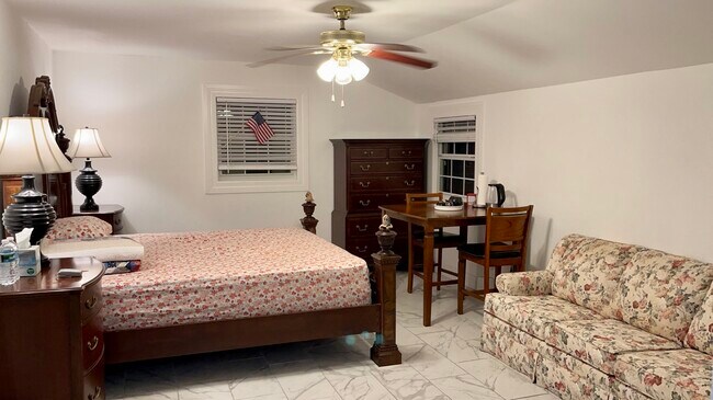 Photo - 1033 Henton Ln