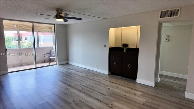 Building Photo - 403 NW 68th Ave Unit 517