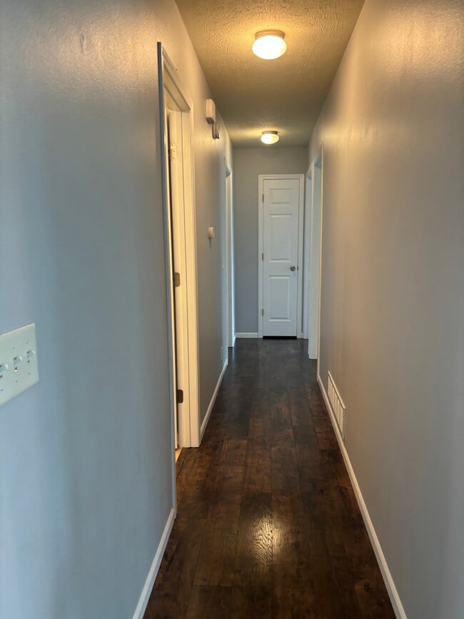 Photo - 817 Lake Vista Dr