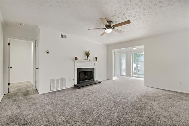 Photo - 905 Augusta Dr
