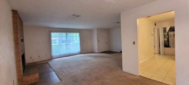 Photo - 3 Bedroom/ 2 Bath home in Black Acres(Close to UF)