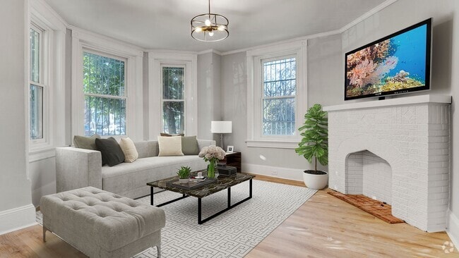 Building Photo - Spacious 4-Bedroom, 2-Bathroom Apartment i... Unit 2