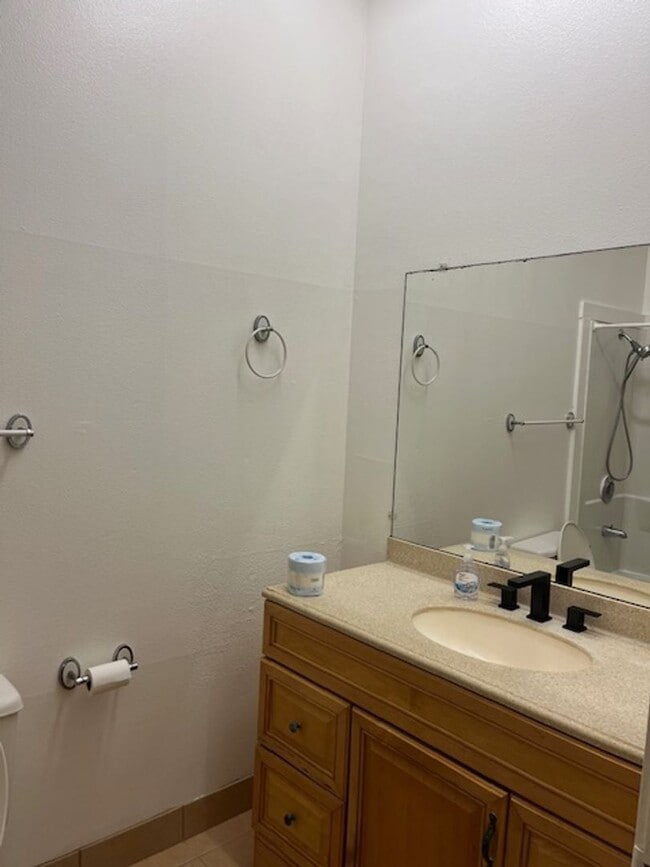 Photo - Orchid Manor Studio - Lease Pending