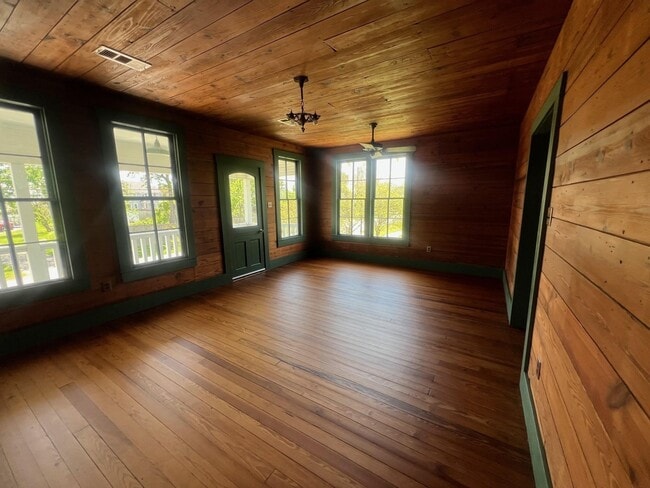 Photo - 618 Bayridge Rd