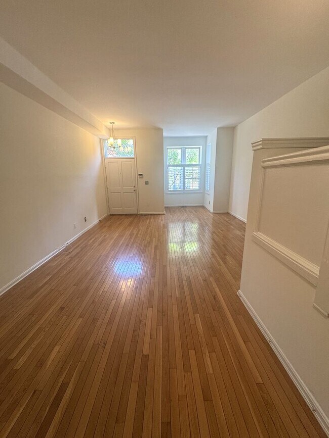 Photo - 3BR/1.5BA Historic Townhouse in the Heart of Shaw with Parking