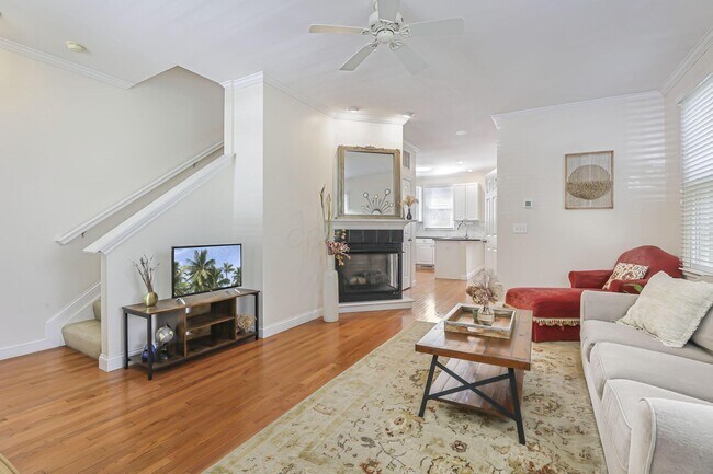 Photo - 319 W 2nd Ave