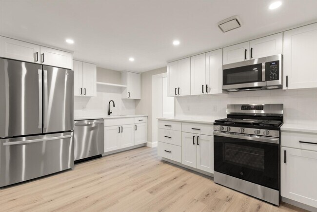 Photo - 100 Place Ln Unidad 169