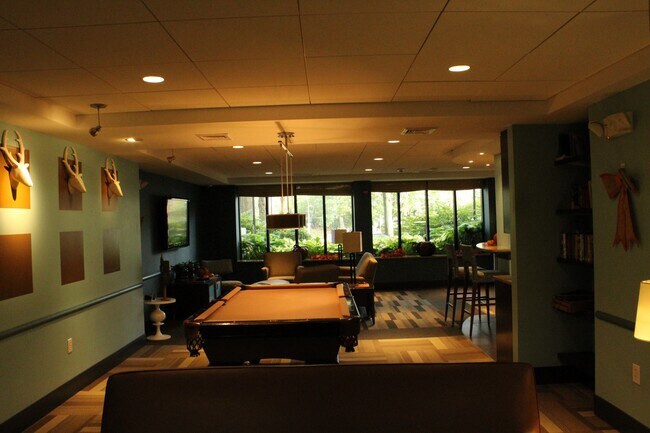 Building Photo - 11 Camelot Ct