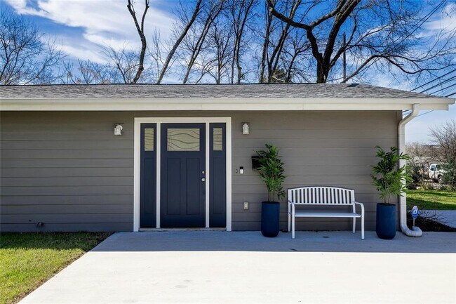 Photo - 5503 Manor Rd