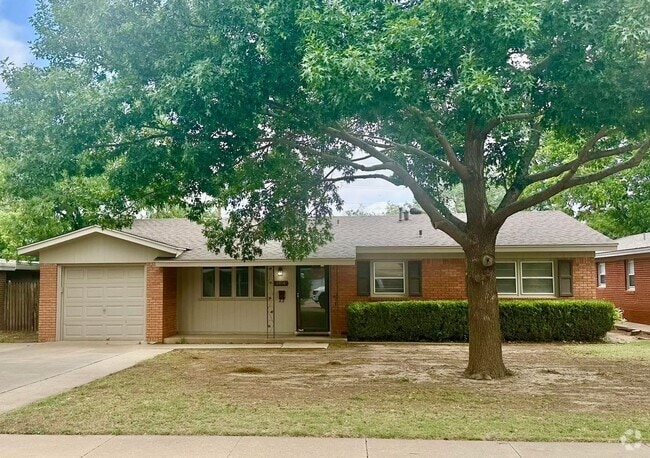 Building Photo - Available now Rental