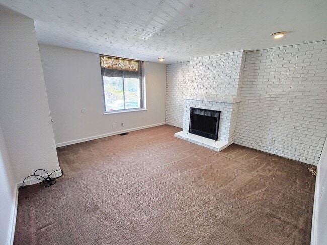 Photo - *Clean & Spacious 1BR/1BA Apartment Available in Mt. Washington* Unit 1