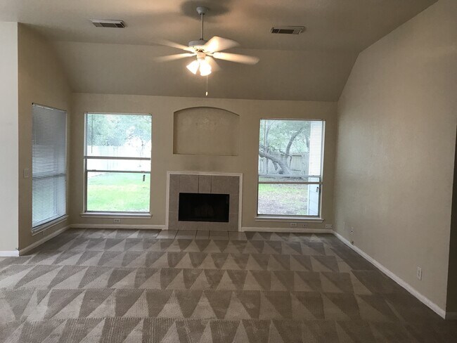 Photo - 2520 Crested Heights