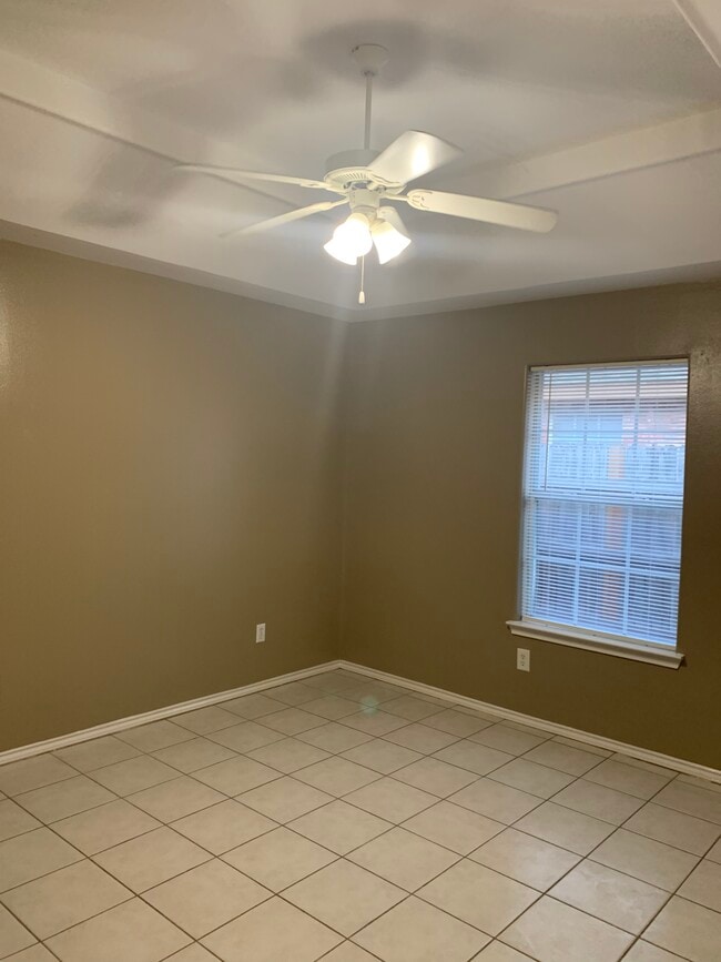 Photo - 1705 W Portales Dr Unit 2