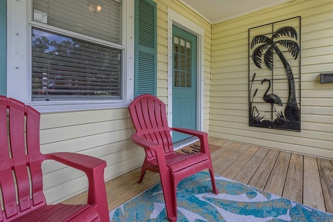 Photo - 213 W Alfred St