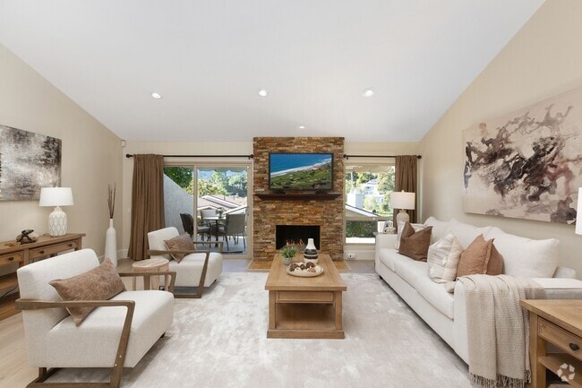 Building Photo - 2085 Caminito San Nicholas Rental