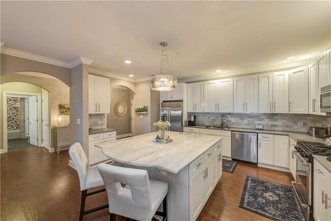 Building Photo - Pinnacle on Meridian Rental