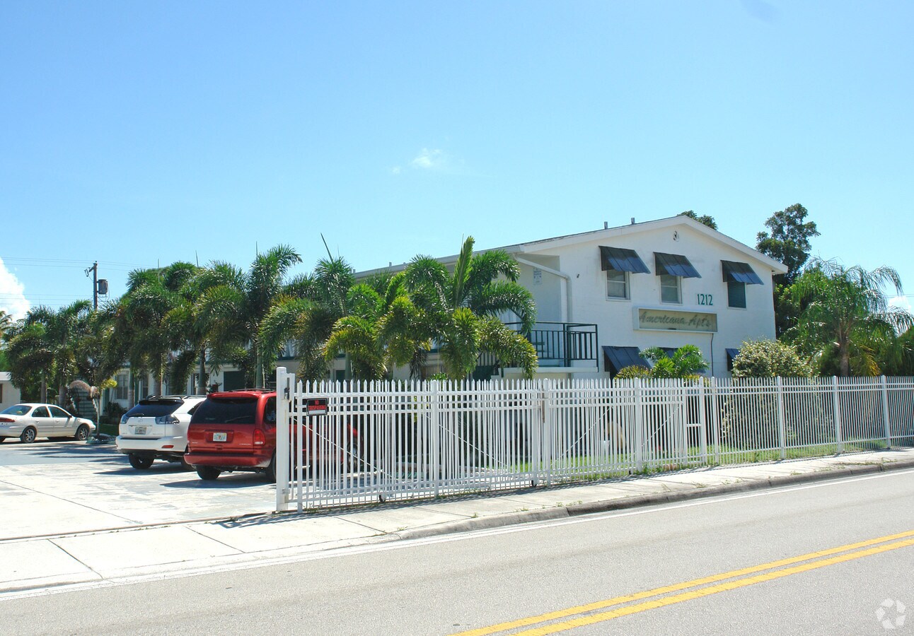 Photo - Americana Apartments