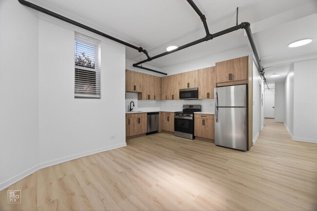 Photo - 2156 W Arthur Ave