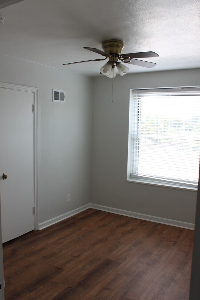 Photo - 6970 Chippewa St Unidad 2 West