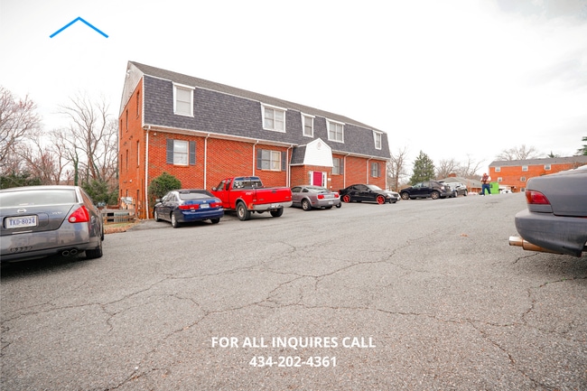 Building Photo - Modern & Convenient 2-Bedroom Apartment in... Unit Apt B #203