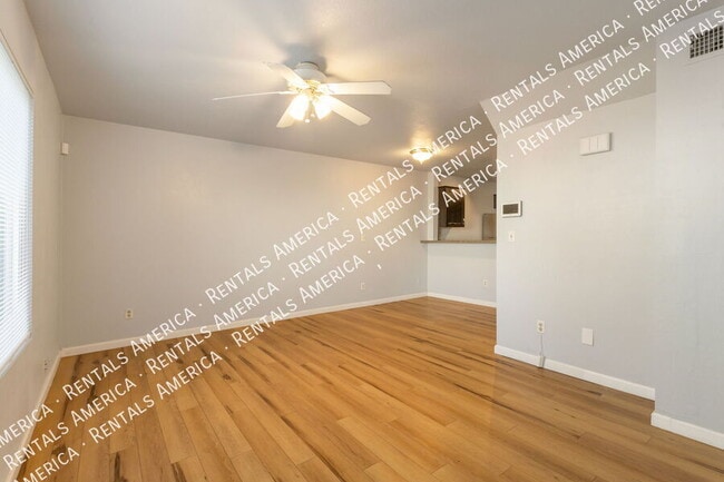 Photo - 2301 E University Dr