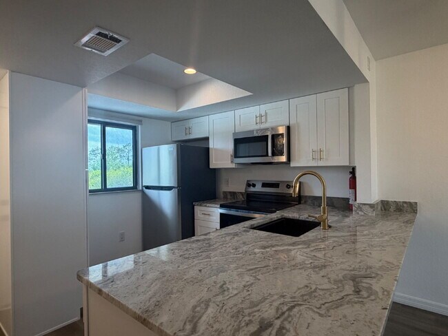 Photo - "Charming 2-Bed, 2-Bath Condo Retreat in Punta Gorda's Prime Location - 950 Sq Ft of Comfort!" Unit 108