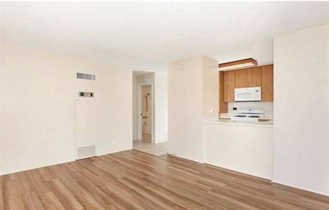 Photo - Aloha Towers