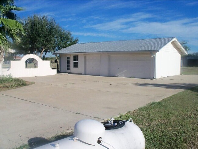 Photo - 9506 Schmidt Ln