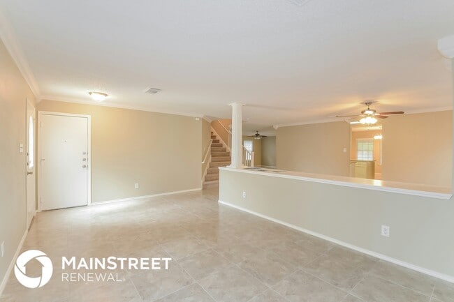 Photo - 8423 Manderly Pl