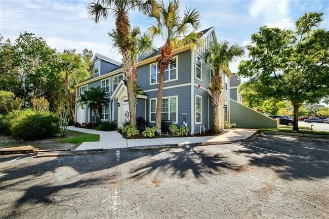 Building Photo - 5581 Rosehill Rd Unit 205