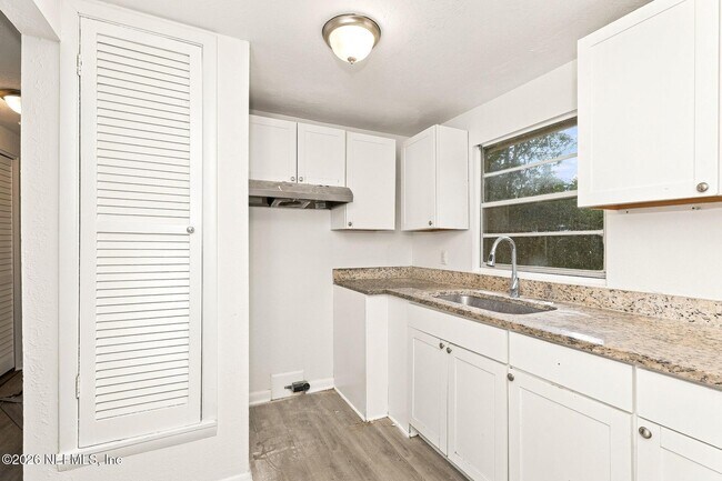 Photo - 1106 Easy St