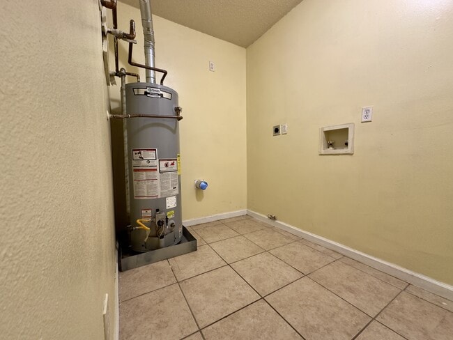 Photo - 1736 Flood St