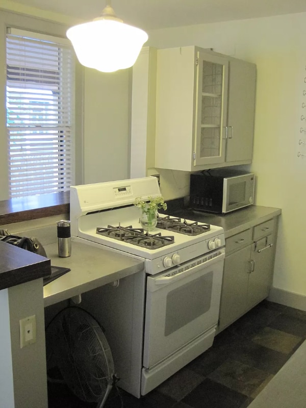 726 Lake Dr SE Unit B