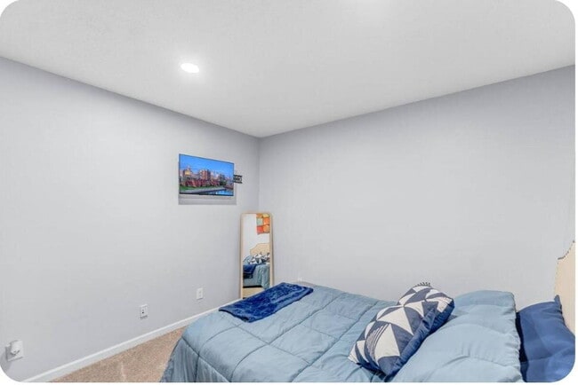 Furnished 1-Bedroom Apartment with Private Entrance and Free Laundry